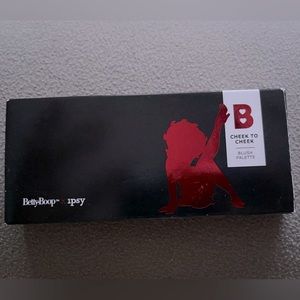 Ipsy Limited Edition Betty Boop Blush Palette